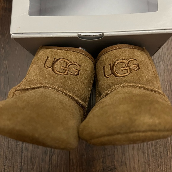 UGG Boots Baby Booties Jesse II Chestnut Size 4/5 Booties - Picture 3 of 9